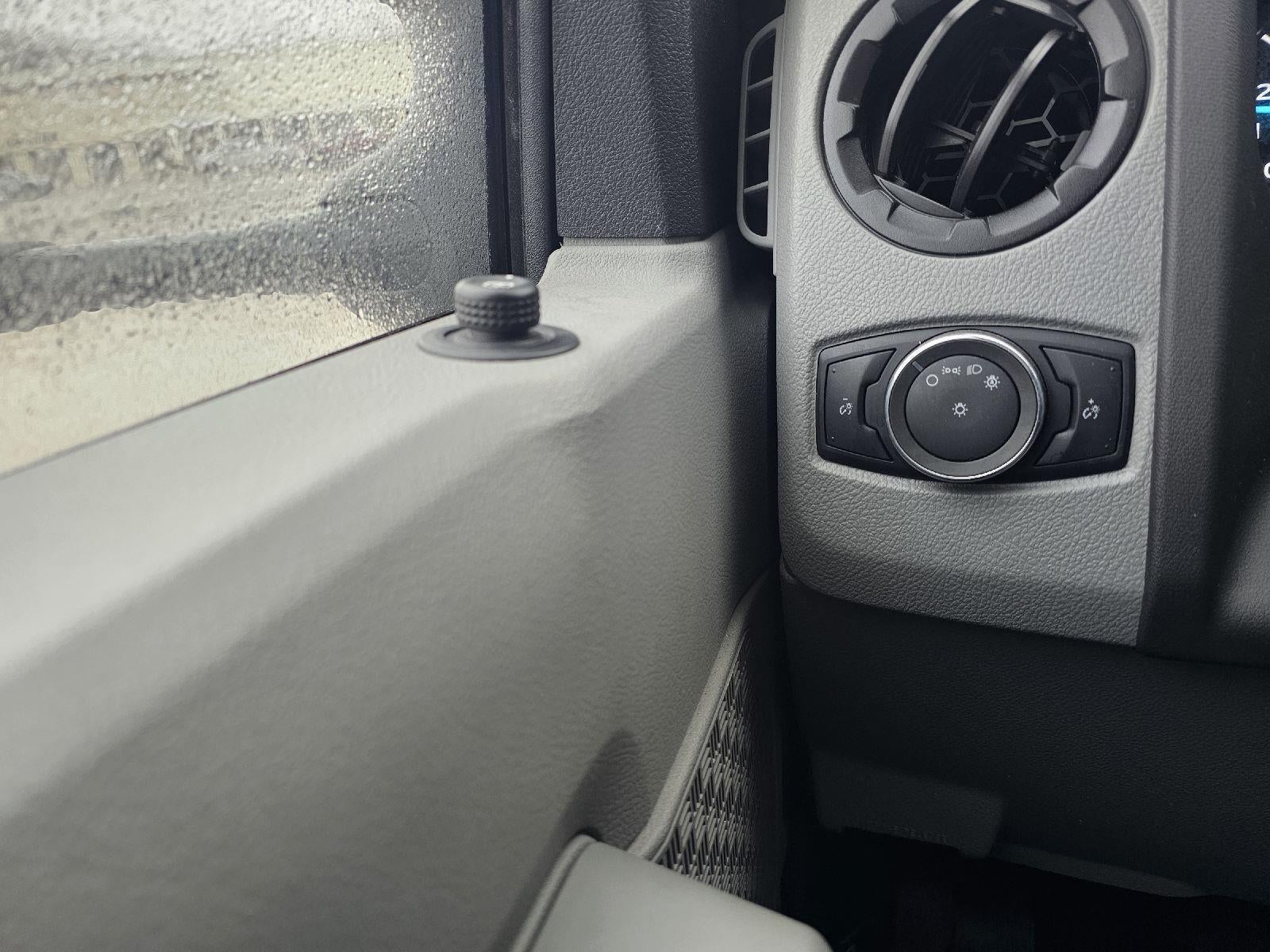 2024 Ford E-Series Cutaway Base