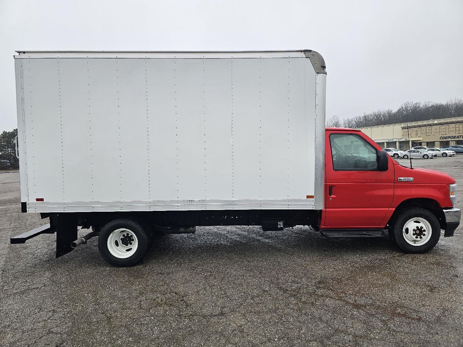 2024 Ford E-Series Cutaway Base