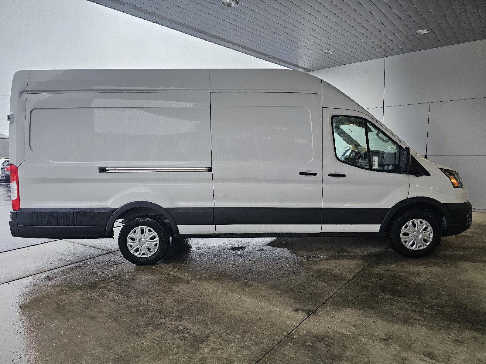 2023 Ford E-Transit 350