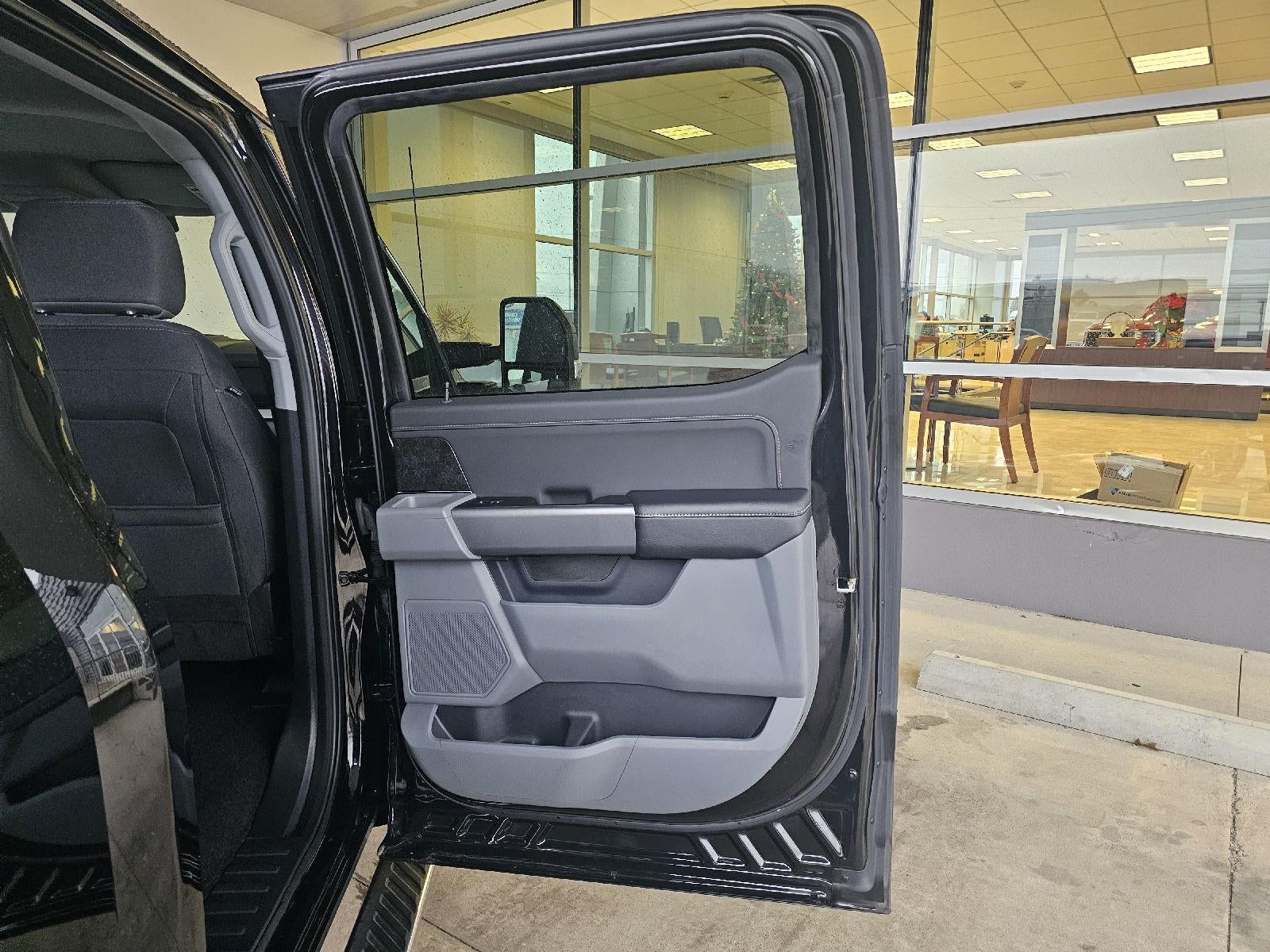 2022 Ford F-150 Base