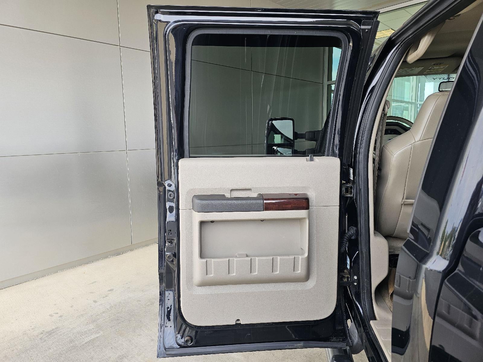 2008 Ford Super Duty F-350 DRW Lariat