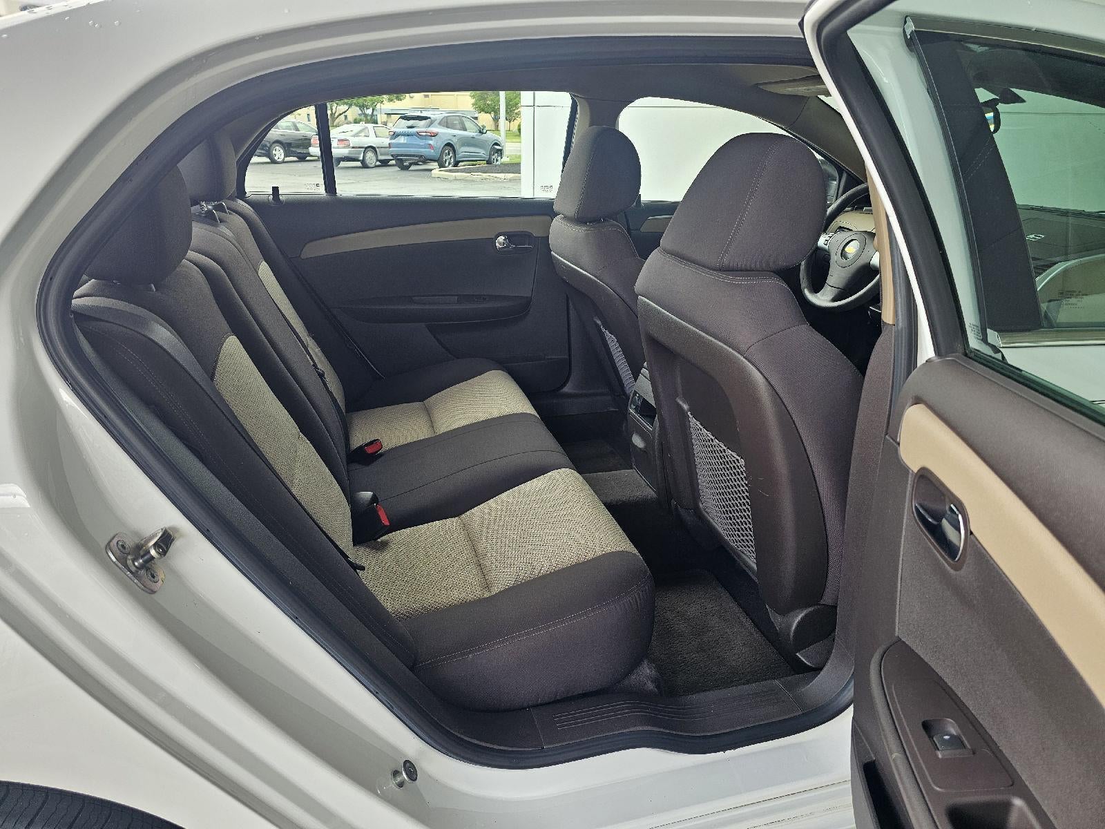 2011 Chevrolet Malibu LS w/1FL