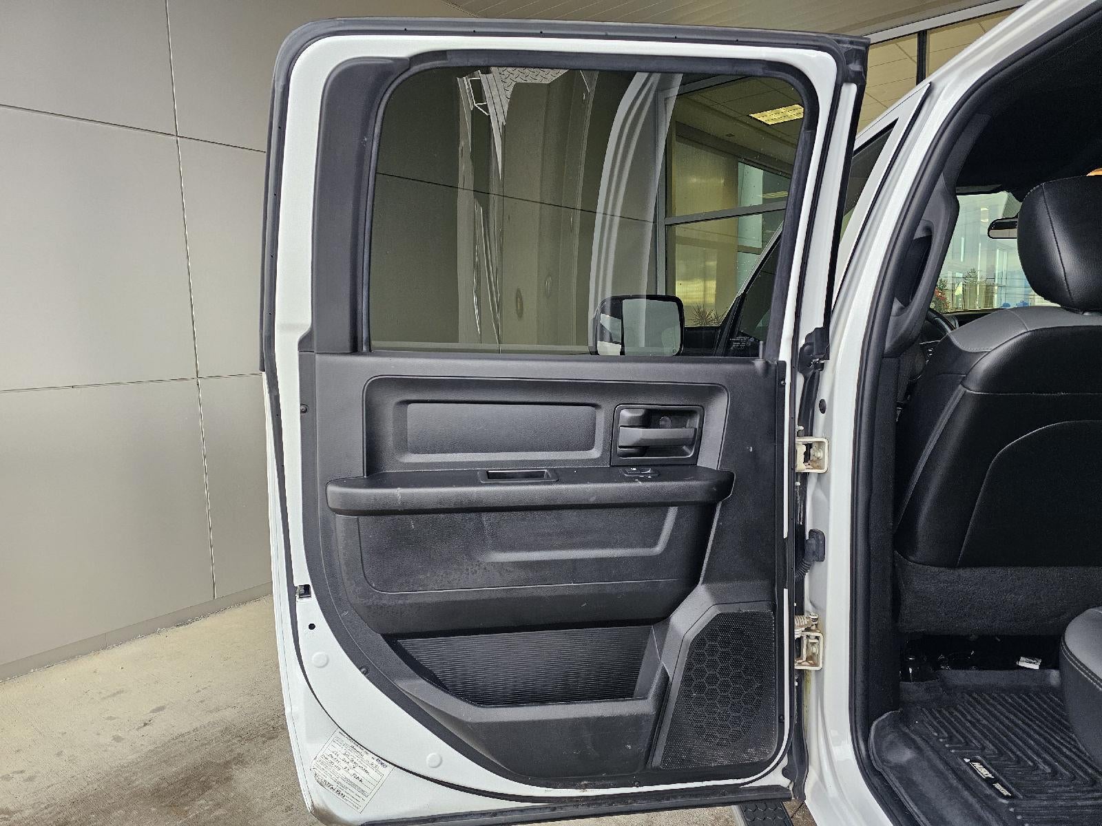 2021 RAM 3500 Aluminum Flatbed Tradesman