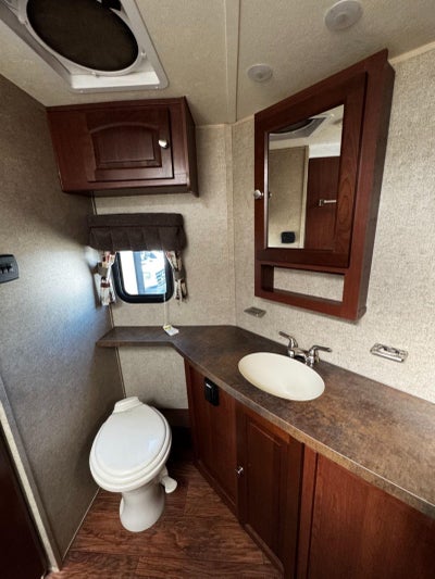 2016 ROCKWOOD WINDJAMMER Base