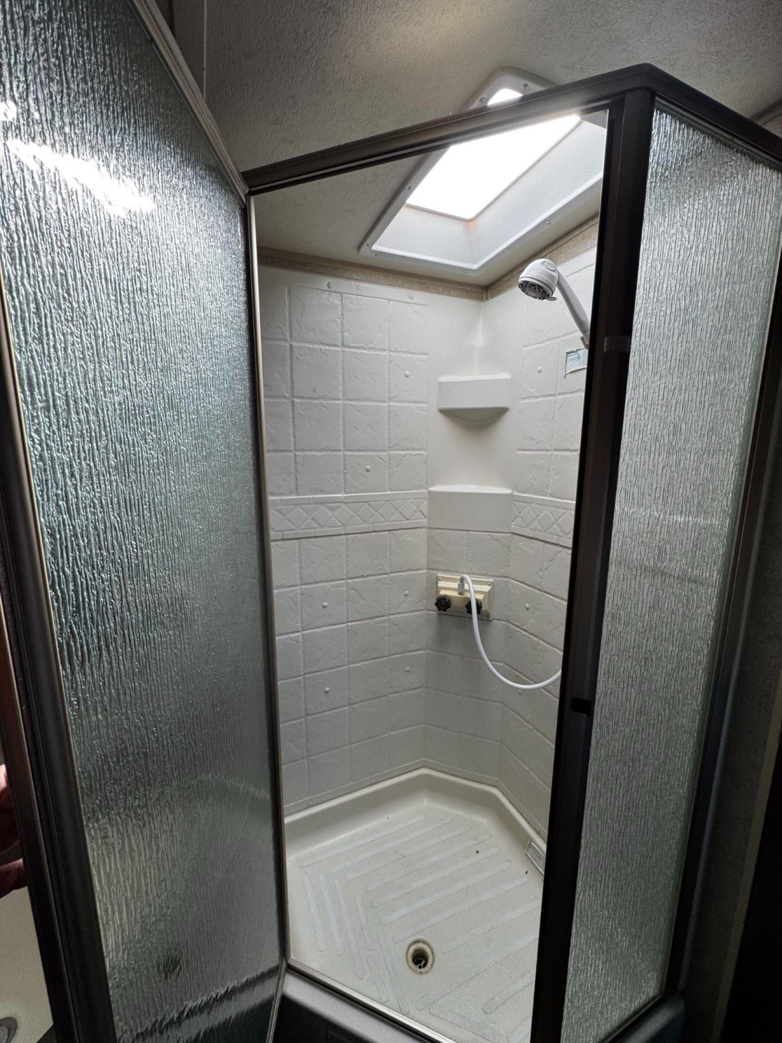 2016 ROCKWOOD WINDJAMMER Base