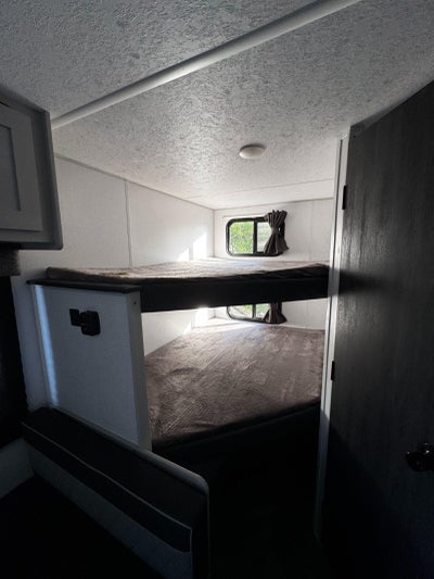 2022 FOREST RIVER SALEM Base