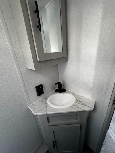 2022 FOREST RIVER SALEM Base