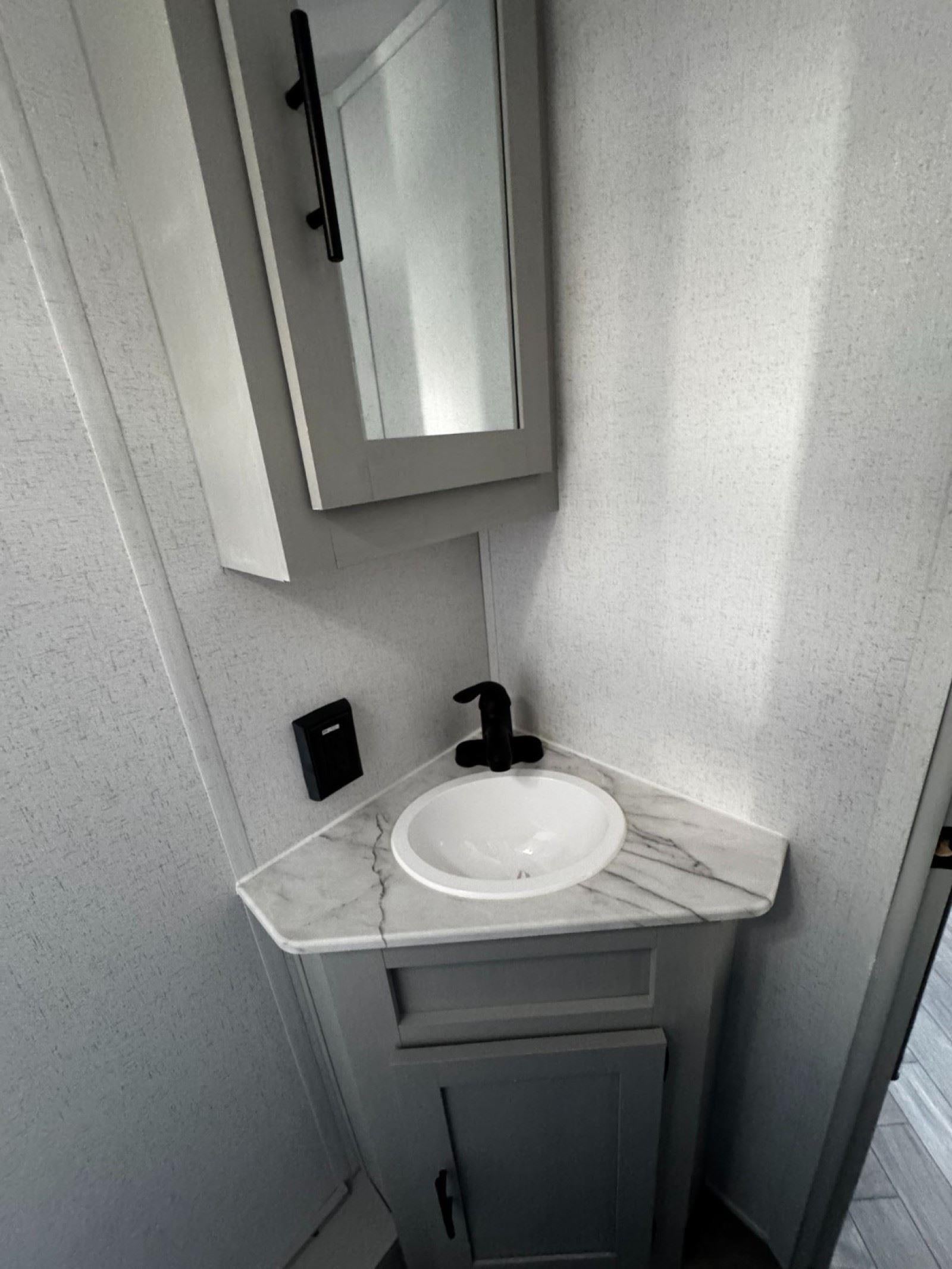 2022 FOREST RIVER SALEM Base