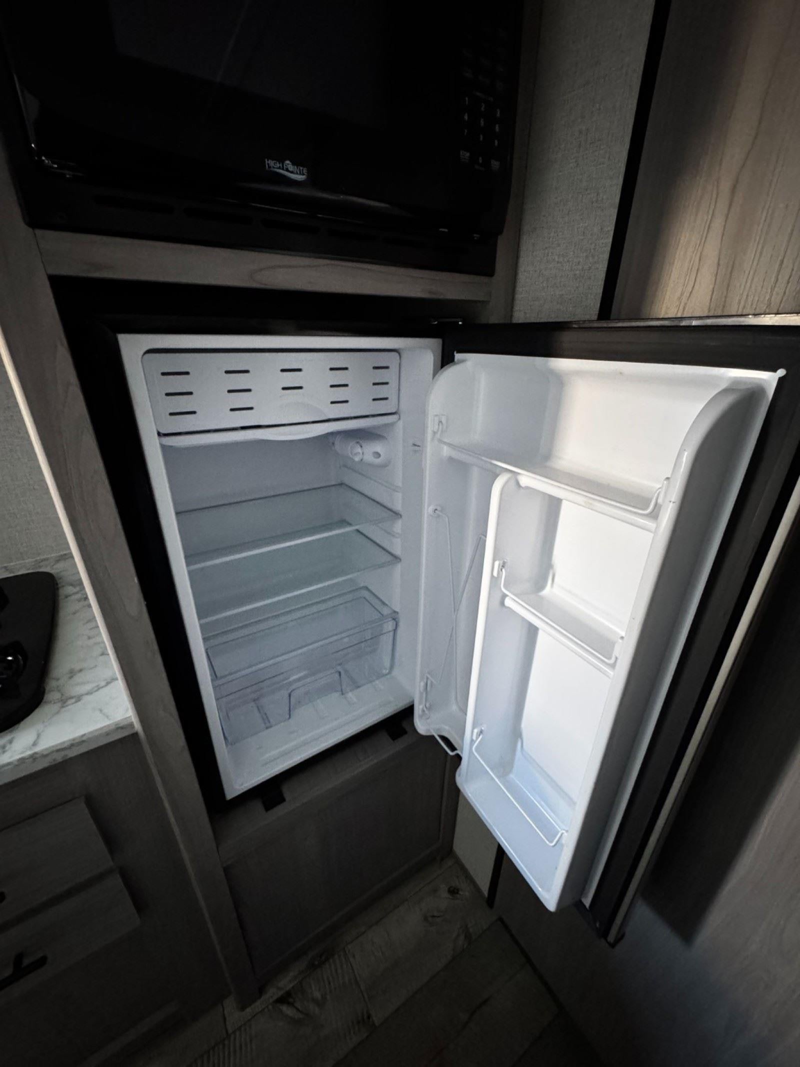 2023 KEYSTONE COLEMAN LANTERN Base