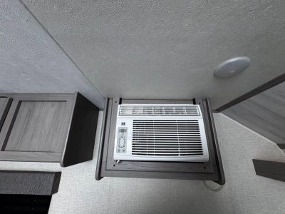 2023 KEYSTONE COLEMAN LANTERN Base