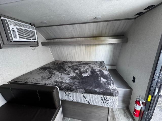 2023 KEYSTONE COLEMAN LANTERN Base