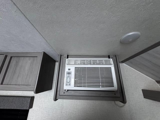 2023 KEYSTONE COLEMAN LANTERN Base