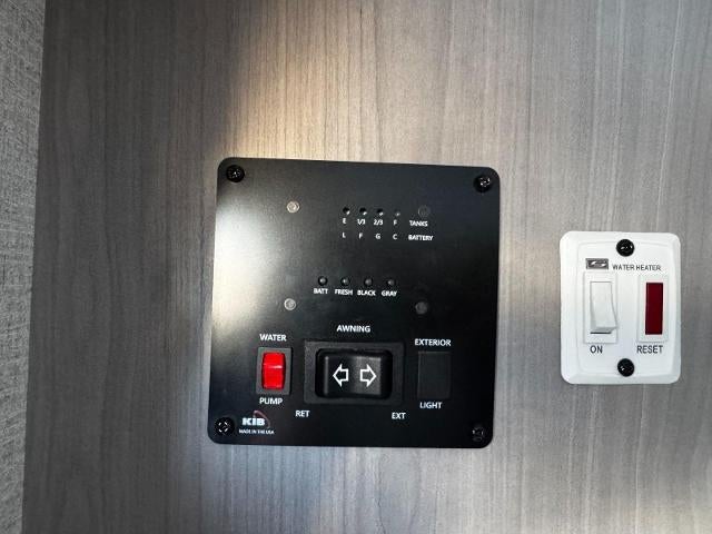 2023 KEYSTONE COLEMAN LANTERN Base