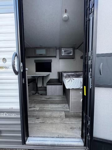 2023 KEYSTONE COLEMAN LANTERN Base