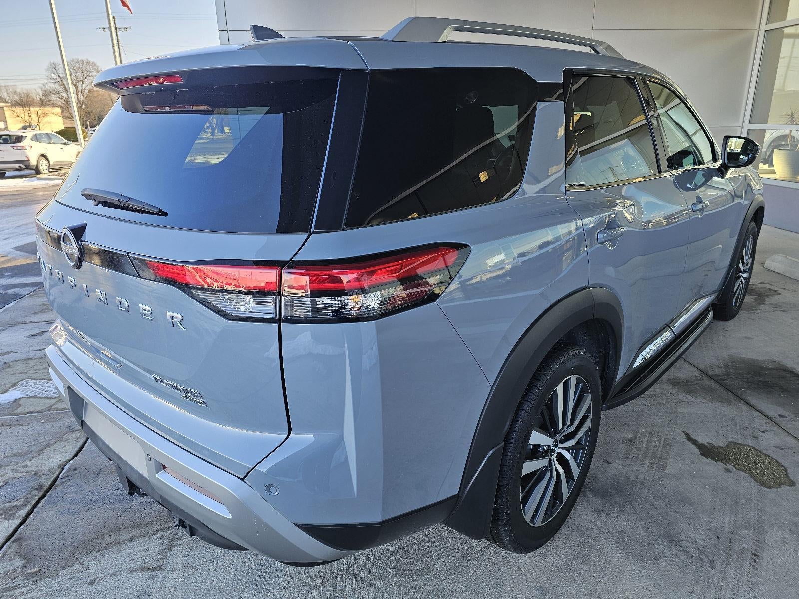 2022 Nissan Pathfinder Platinum