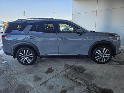 2022 Nissan Pathfinder Platinum