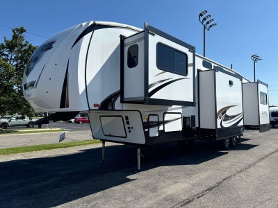 2022 FOREST RIVER SABRE Base