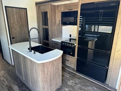 2022 FOREST RIVER SABRE Base