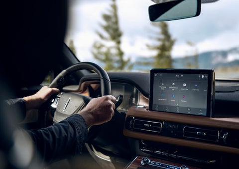 The center touch screen in a 2024 Lincoln Aviator® SUV is shown | Mathews Lincoln in Marion OH