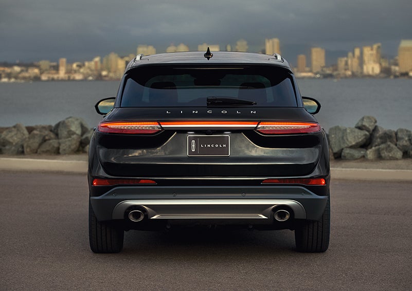 The rear lighting of the 2024 Lincoln Corsair® SUV spans the entire width of the vehicle. | Mathews Lincoln in Marion OH