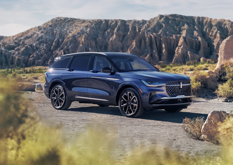 A 2024 Lincoln Nautilus® SUV is parked in a desert national park. | Mathews Lincoln in Marion OH