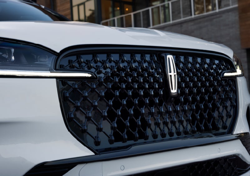 The front grille of a 2026 Lincoln Aviator® SUV is shown. | Mathews Lincoln in Marion OH
