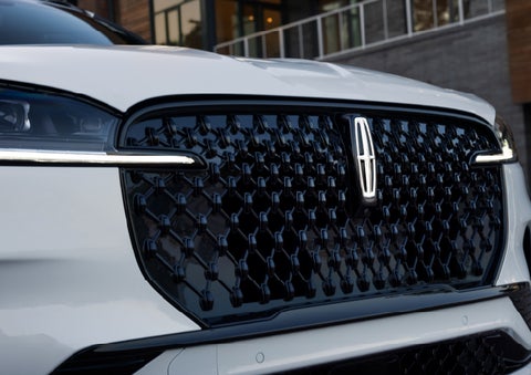 The front grille of a 2026 Lincoln Aviator® SUV is shown. | Mathews Lincoln in Marion OH